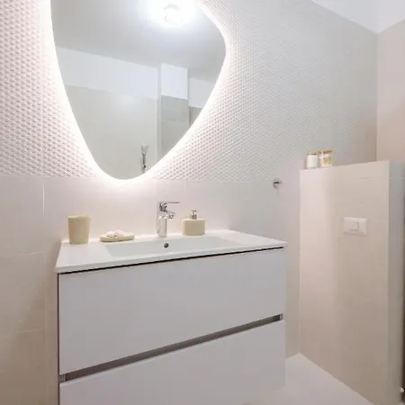 Purple Luxury On * Mamaia