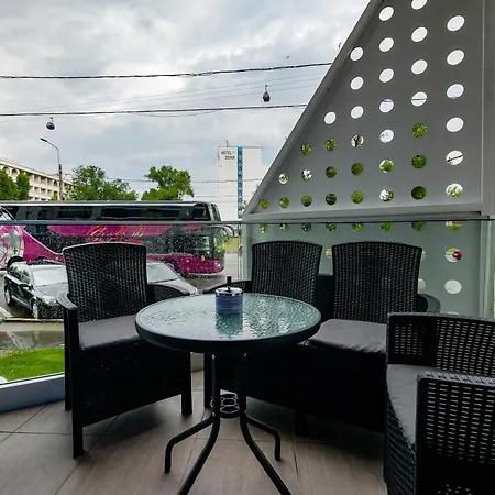 Purple Luxury On Apartment Mamaia